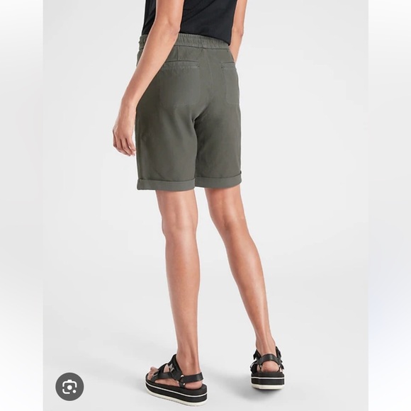 ATHLETA Green Farallon Bermuda Shorts - sz 16 - Picture 3 of 8